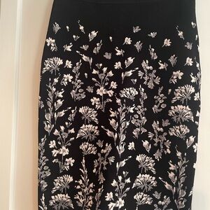 BCBG Max Azria Black and White Floral Pencil Skirt Size S